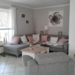 Wohnzimmer In Grau  Weiß Und Farbtupfer In Matt Rosa | Living Room Intended For Grau Rosa Wohnzimmer